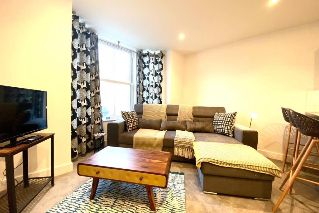 Stunning New Apartment Set In St Leonards On Sea Hollington  Bagian luar foto
