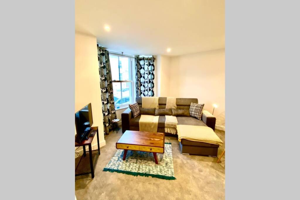 Stunning New Apartment Set In St Leonards On Sea Hollington  Bagian luar foto